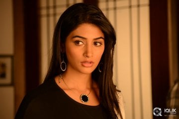 Oka Laila Kosam Movie Review, Naga Chaitanya Akkineni, Pooja Hegd